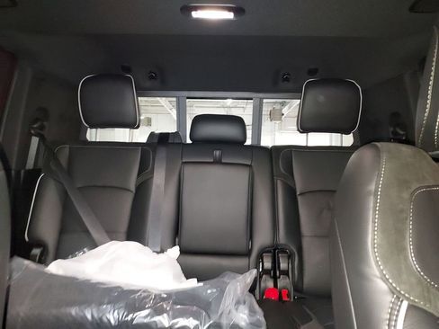 New 2026 RAM 2500 Laramie AWD/4WD image 14