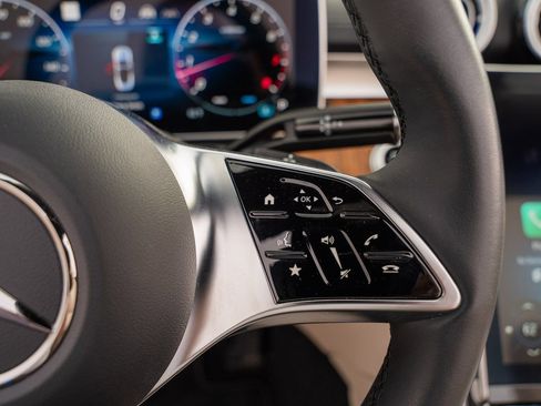 Used 2024 Mercedes-Benz CLE 300 4MATIC Cabriolet image 40