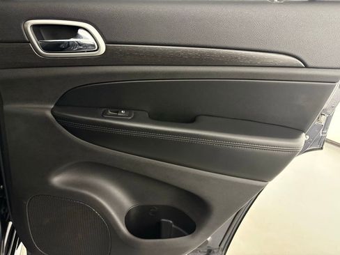 Used 2015 Jeep Grand Cherokee Altitude image 36