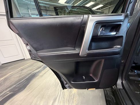 Used 2017 Toyota 4Runner SR5 AWD/4WD image 62