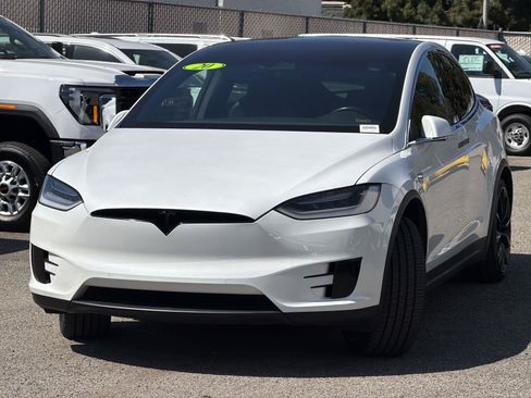 Used 2020 Tesla Model X Performance AWD/4WD image 3