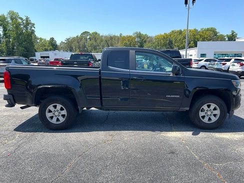 Used 2017 Chevrolet Colorado W/T w/ WT Convenience Package RWD image 2
