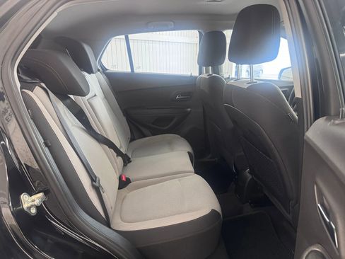 Used 2018 Chevrolet Trax LS FWD image 11