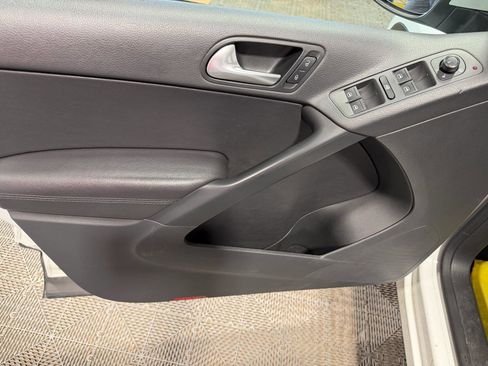 Used 2017 Volkswagen Tiguan S FWD image 25