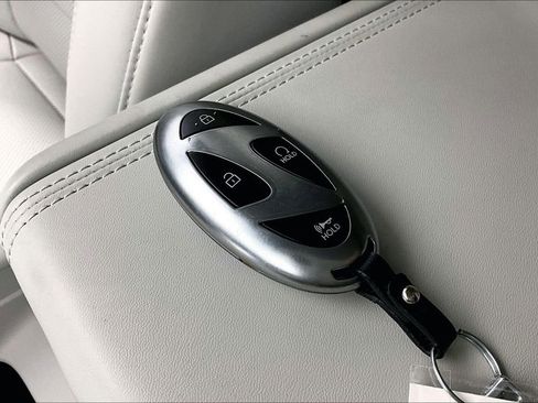 Used 2025 Hyundai Santa Fe SEL FWD image 12