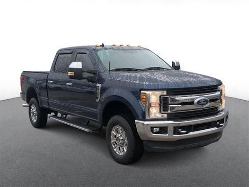 Used 2019 Ford F250 XLT w/ XLT Premium Package image 2
