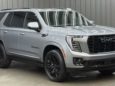 Used 2026 GMC Yukon Denali w/ Sun & Power Step Package image 7