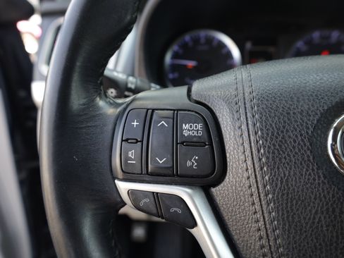 Used 2018 Toyota Highlander Plus image 23