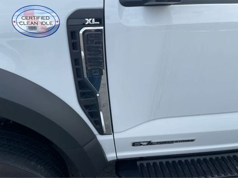 Used 2024 Ford F550 4x4 Regular Cab Super Duty image 8