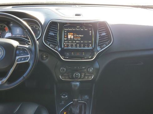 Used 2021 Jeep Cherokee Limited w/ Elite Package AWD/4WD image 24