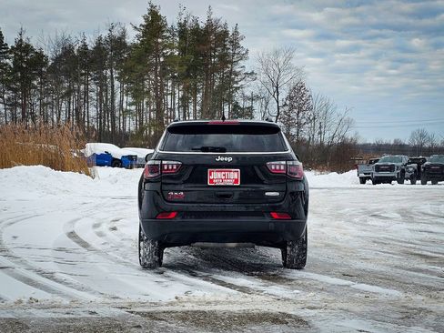 Used 2022 Jeep Compass Latitude image 5