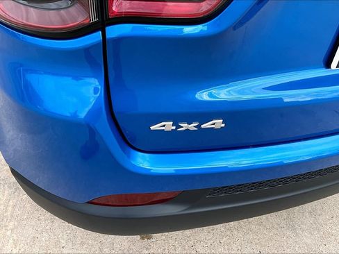 Used 2025 Jeep Compass Sport w/ Mopar Graphics Package AWD/4WD image 31