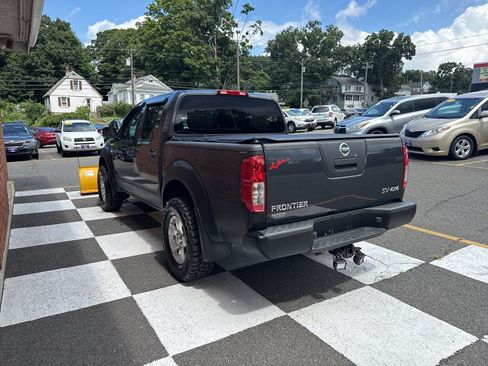 Used 2012 Nissan Frontier SV AWD/4WD image 4