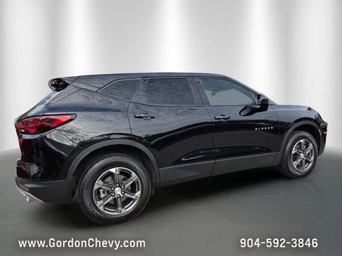Certified 2025 Chevrolet Blazer LT FWD image 6