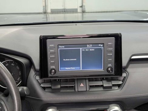 Used 2019 Toyota RAV4 LE image 17