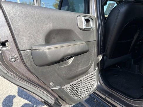 Used 2021 Jeep Wrangler Unlimited Sahara image 12