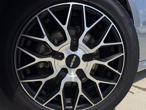 Used 2020 Toyota Camry LE image 10