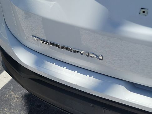 Used 2022 GMC Terrain SLE FWD image 10