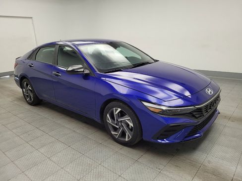 Used 2025 Hyundai Elantra Sport FWD image 13