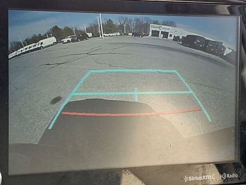 Used 2021 Toyota Highlander XLE image 21