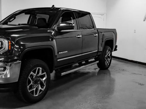 Used 2018 GMC Sierra 1500 SLT AWD/4WD image 10