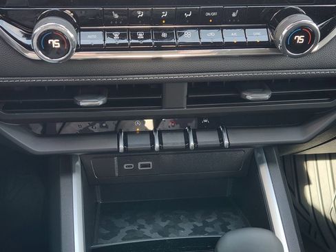 New 2026 Chevrolet Colorado LT image 14