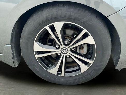 Used 2022 Nissan Sentra SV image 11