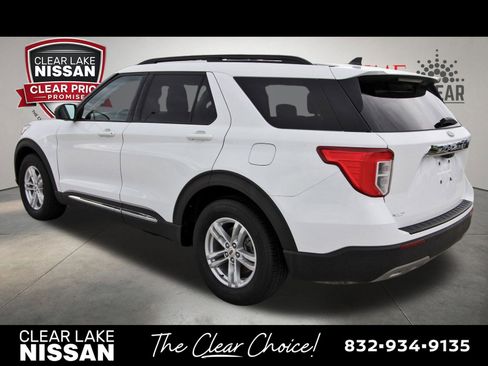 Used 2023 Ford Explorer XLT w/ Equipment Group 202A RWD image 5