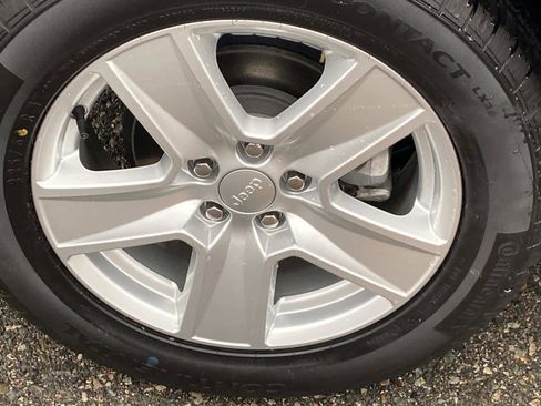 Certified 2022 Jeep Compass Latitude image 24