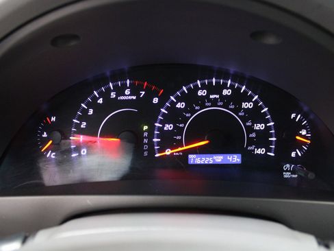 Used 2011 Toyota Camry LE image 38