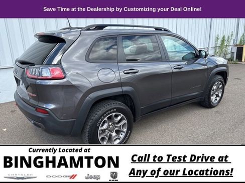 Used 2022 Jeep Cherokee Trailhawk image 8