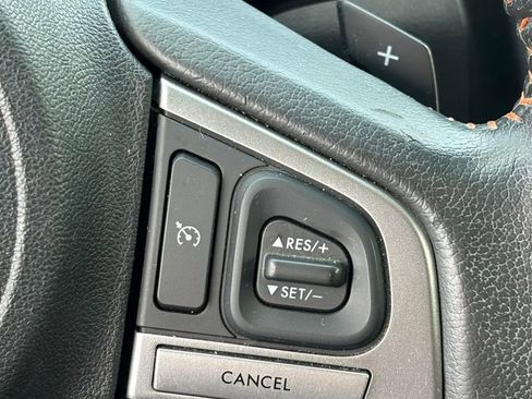 Used 2017 Subaru Crosstrek 2.0i Premium w/ Moonroof Package AWD/4WD image 12