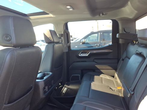 Used 2023 Chevrolet Silverado 1500 RST w/ Rally Edition AWD/4WD image 11