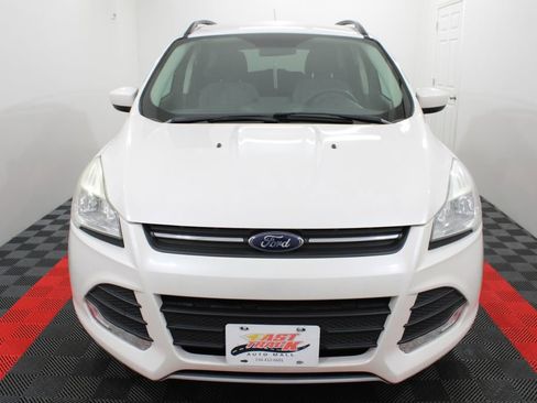 Used 2016 Ford Escape SE w/ Equipment Group 201A AWD/4WD image 3