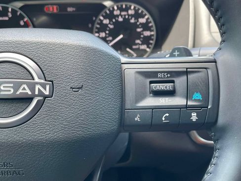 Used 2026 Nissan Rogue SV FWD image 23