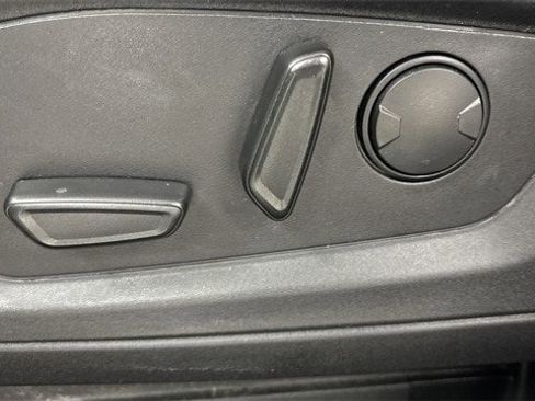 Certified 2020 Ford Explorer XLT w/ Equipment Group 202A image 4