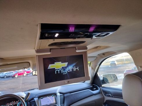 Used 2016 Chevrolet Suburban LTZ image 9