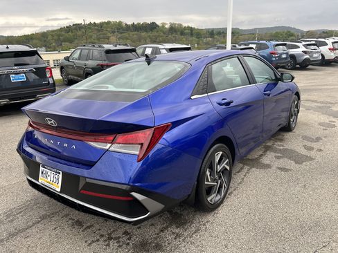 Used 2025 Hyundai Elantra SEL FWD image 9