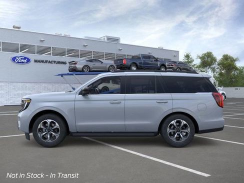 New 2026 Ford Expedition Active image 4