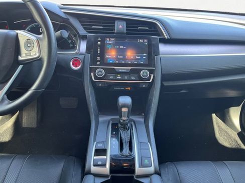 Used 2018 Honda Civic Touring image 12