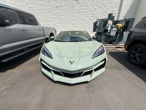 Used 2024 Chevrolet Corvette E-Ray w/ ZER Performance Package AWD/4WD image 3