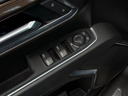 Used 2025 Chevrolet Silverado 1500 LT image 12