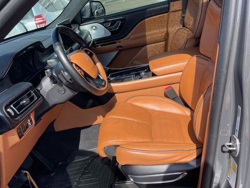 Used 2020 Lincoln Aviator Black Label Grand Touring w/ Class IV Trailer Tow Package image 3