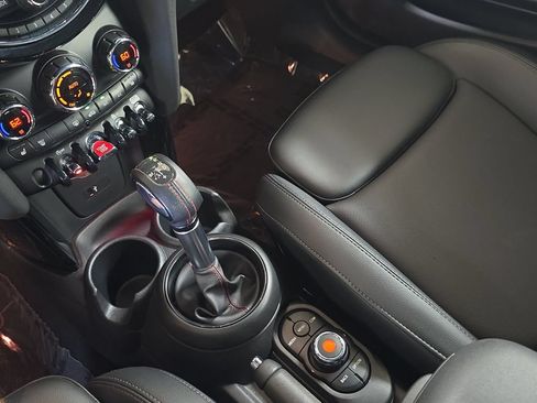 Used 2019 MINI Cooper S w/ Signature Upholstery Package FWD image 26