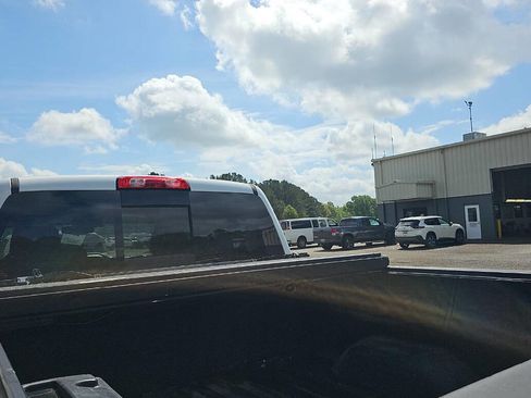 Used 2018 Chevrolet Silverado 1500 LT w/ All Star Edition image 13