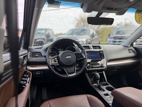 Used 2019 Subaru Outback 3.6R Touring image 16
