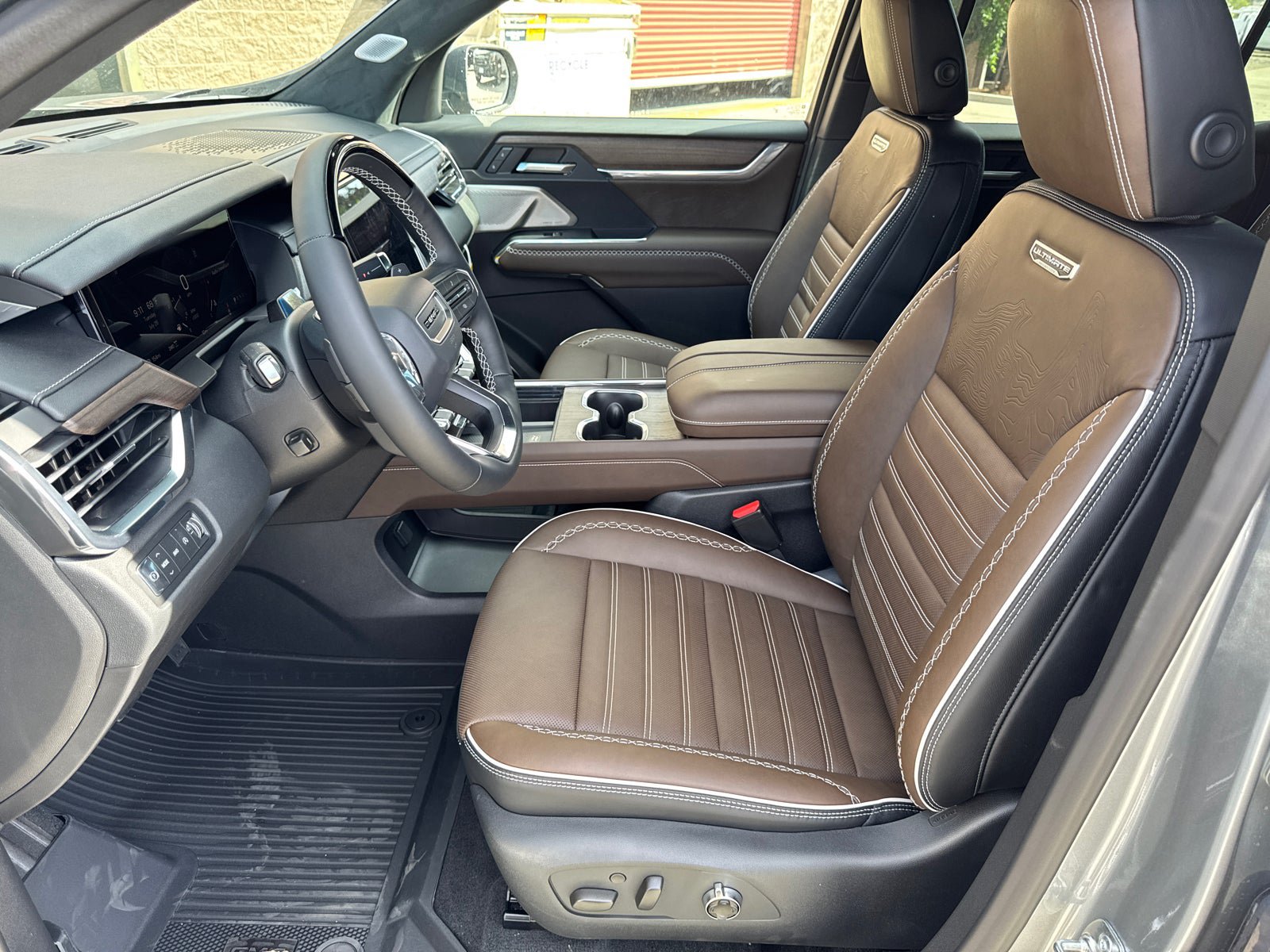 Used 2026 GMC Acadia Denali Ultimate w/ LPO, Floor Liner Package AWD/4WD image 29