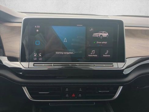 Used 2025 Volkswagen Atlas SE image 13