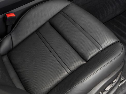 Certified 2025 Porsche Cayenne S AWD/4WD image 44