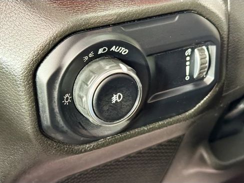 Used 2023 Jeep Wrangler Unlimited Rubicon AWD/4WD image 10